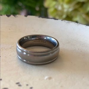 Men’s Titanium Wedding Band